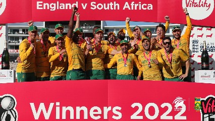 South Africa beat England by 90 runs and win the series by 2-1