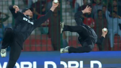 Glenn Phillips catch of Rizwan Video | New Zealand Crush Defending Champions Pakistan by 60 Runs in Karachi Thriller | PAK vs NZ Highlights