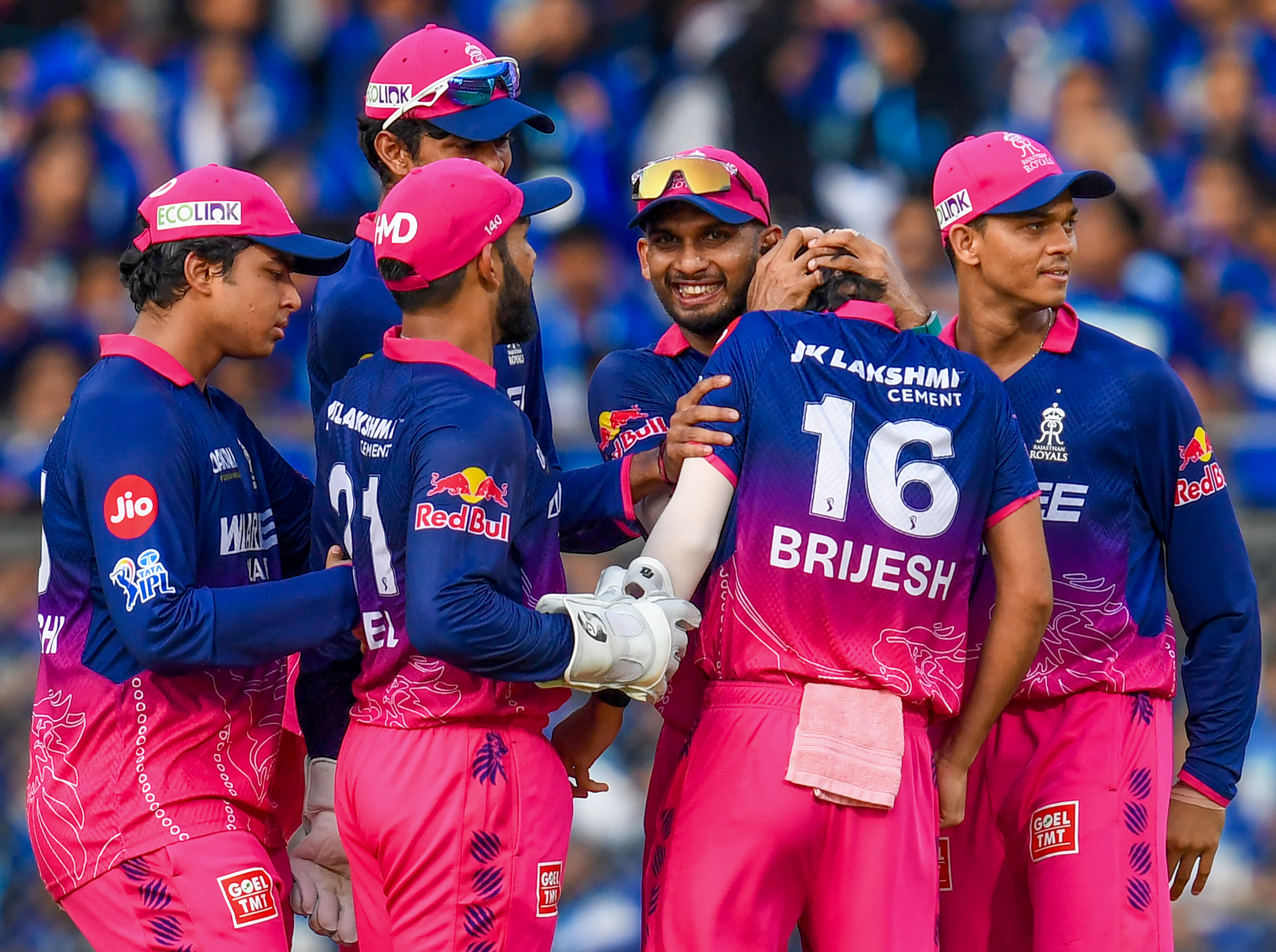 IPL 2026 Shock! Rajasthan Royals Crush Mumbai Indians at Wankhede as Jofra Archer Delivers Fiery Spell