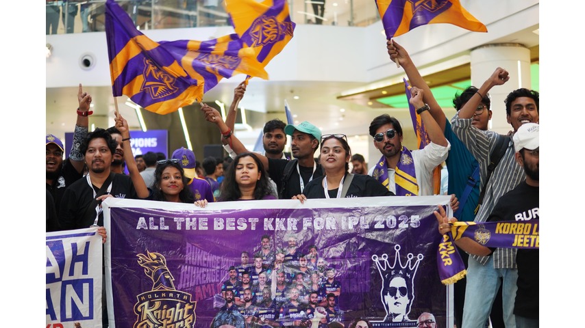 KKR's IPL 2024 Trophy Tour Ends in Grand Style at South City Mall, Kolkata