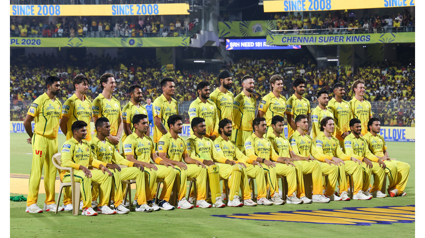 MS Dhoni Shares Emotional Team Photo with CSK Players During IPL 2026 Clash Against SRH at Chepauk