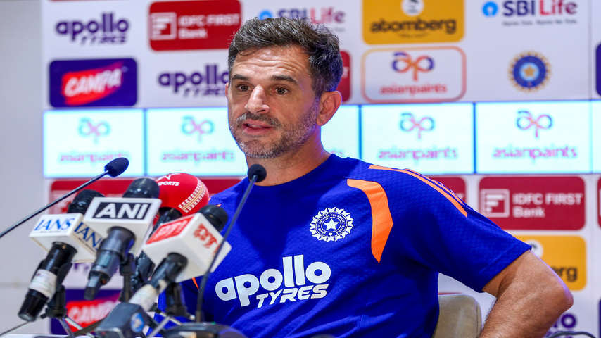 Ryan ten Doeschate Leaves India Coaching Staff for KKR Return